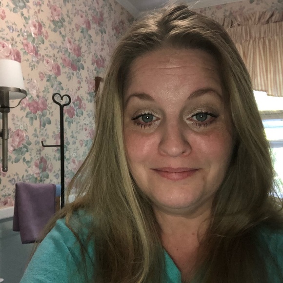 Meet your Posher, Sarah - Picture 2 of 7